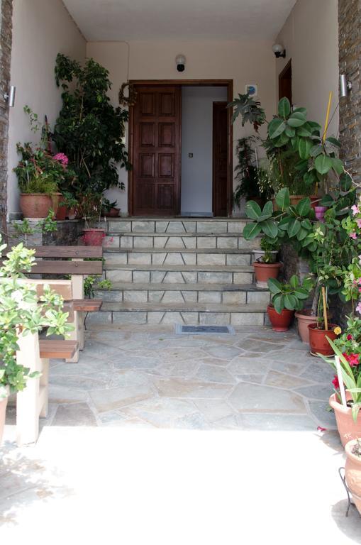 Ioannis Avrades Apartments Agiokampos Exterior photo